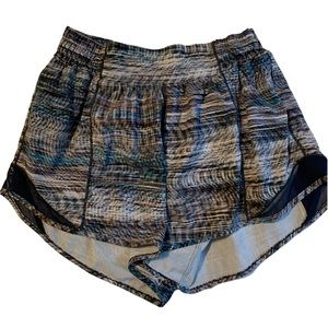 Lululemon Hotty Hot Shorts 4 inch inseam. Size 6, perfect condition